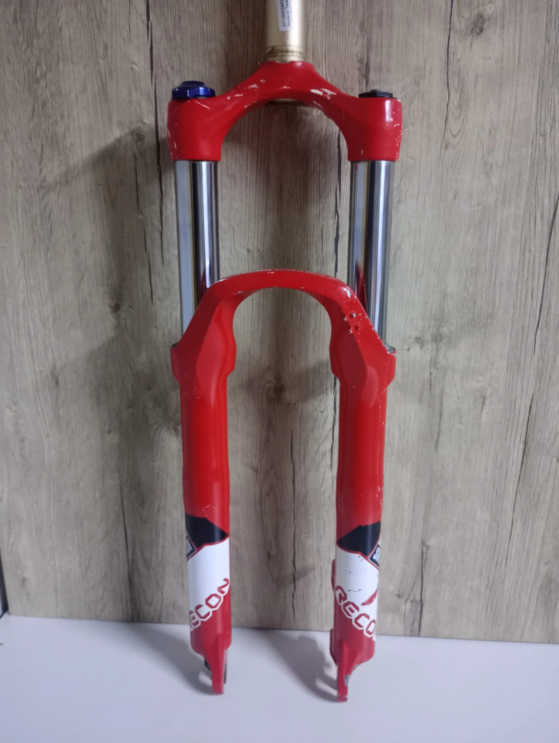 1. RockShox Recon 26" aer....... reținut