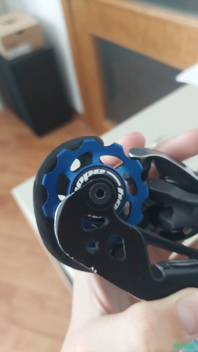 1. Schimbator Shimano XTR RD-M9000