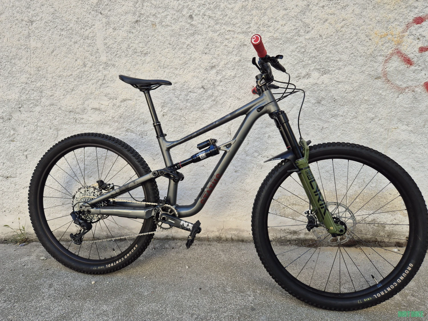 1. Specialized Status 160 - marime S2 (S-M), mullet sau non mullet