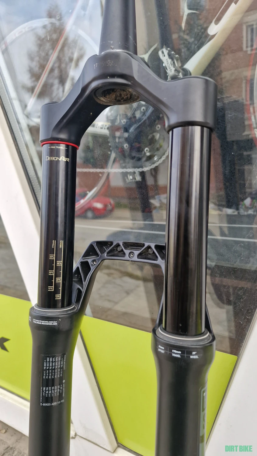 1. Furca Rock Shox Zeb R 29 170mm