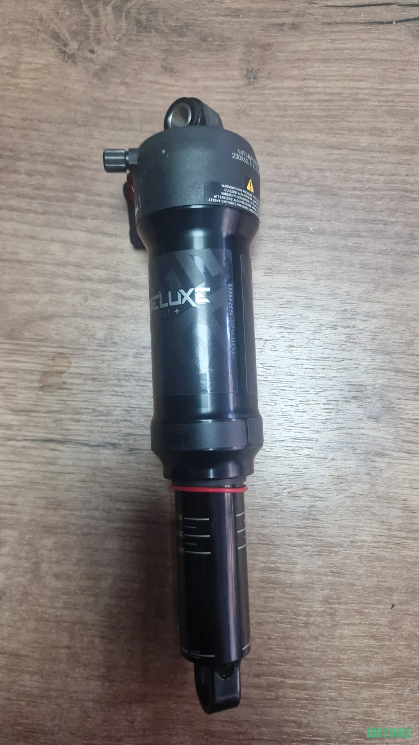 4. Rockshox Deluxe Select + 230x62,5