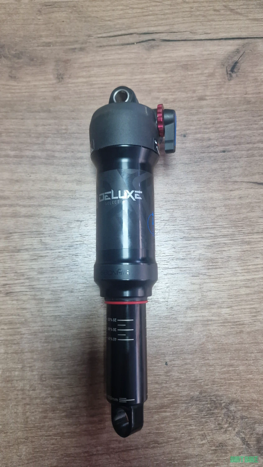 1. Rockshox Deluxe Select + 230x62,5
