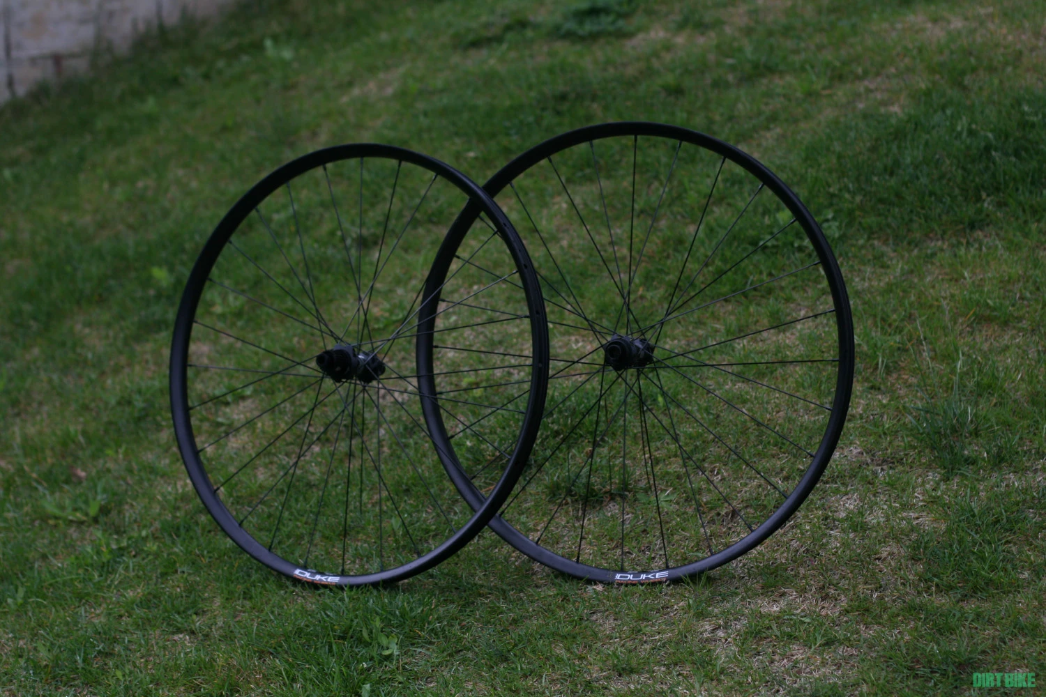 4. Set roti 29er boost - DT Swiss 370 ratchet + Duke Lucky Star HD