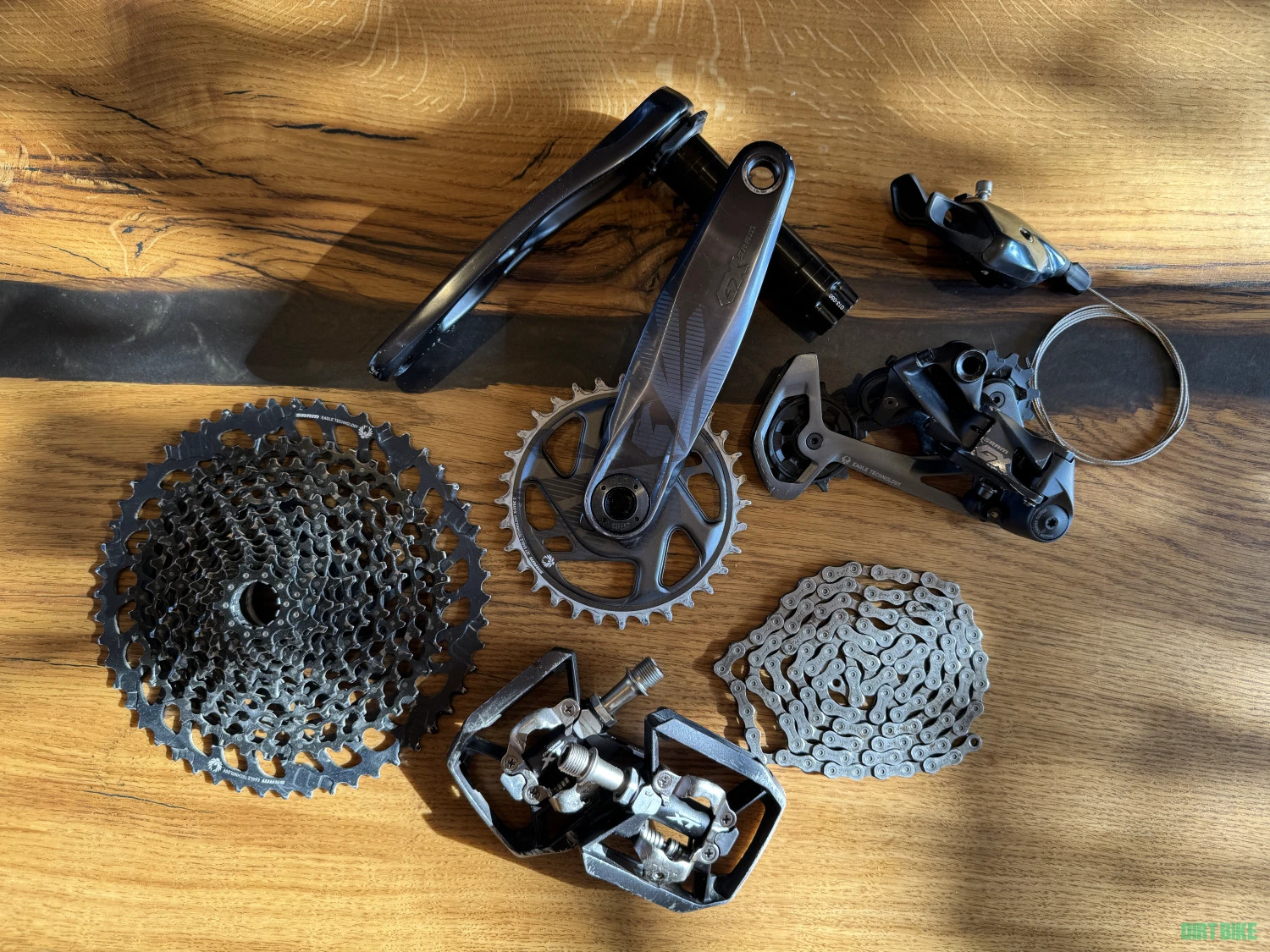 1. Vand grup Sram GX (schimbator, pinioane, pedalier, lant, foaie)
