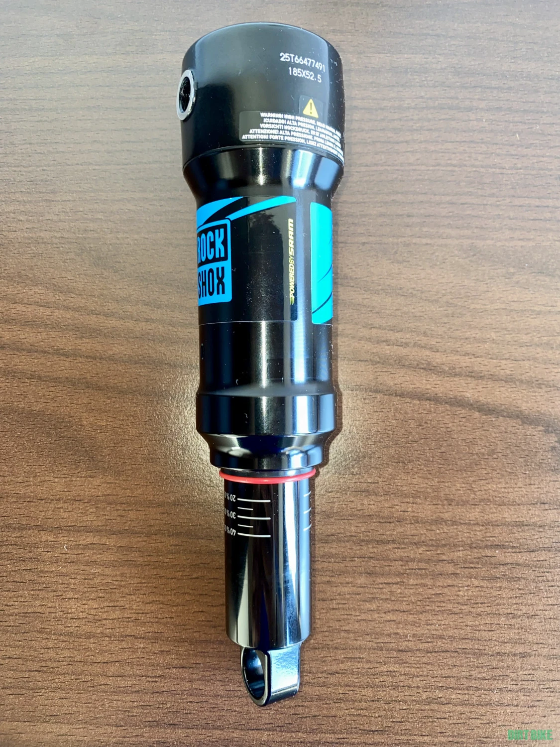 1. RockShox Deluxe RT Trunnion 185 x 52.5