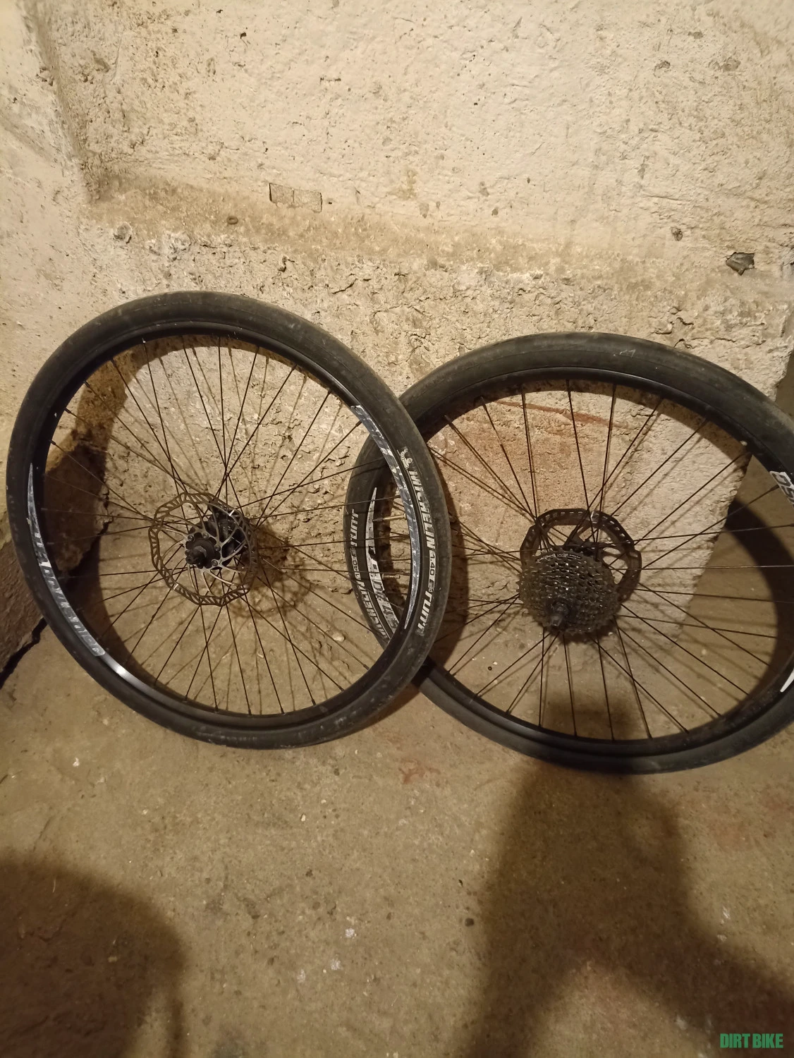 1. Diverse piese pentru biciclete electrice sau clasice