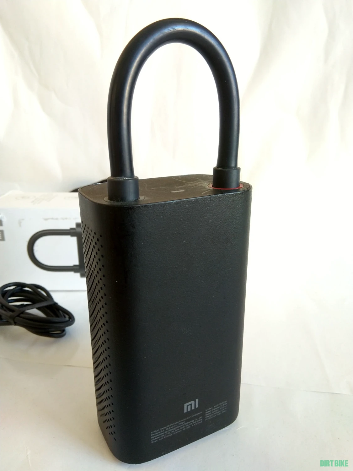 3. Compresor portabil Xiaomi