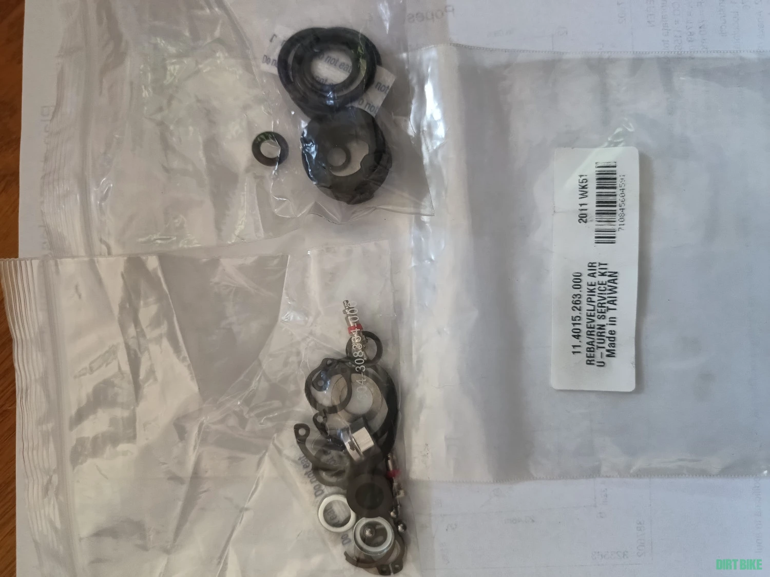 2. Kit servis Rock Shox Reba/Revel/Pike
