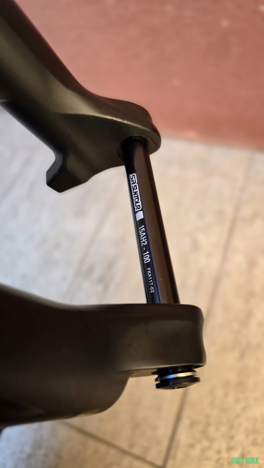 3. Furca noua 120mm 29"