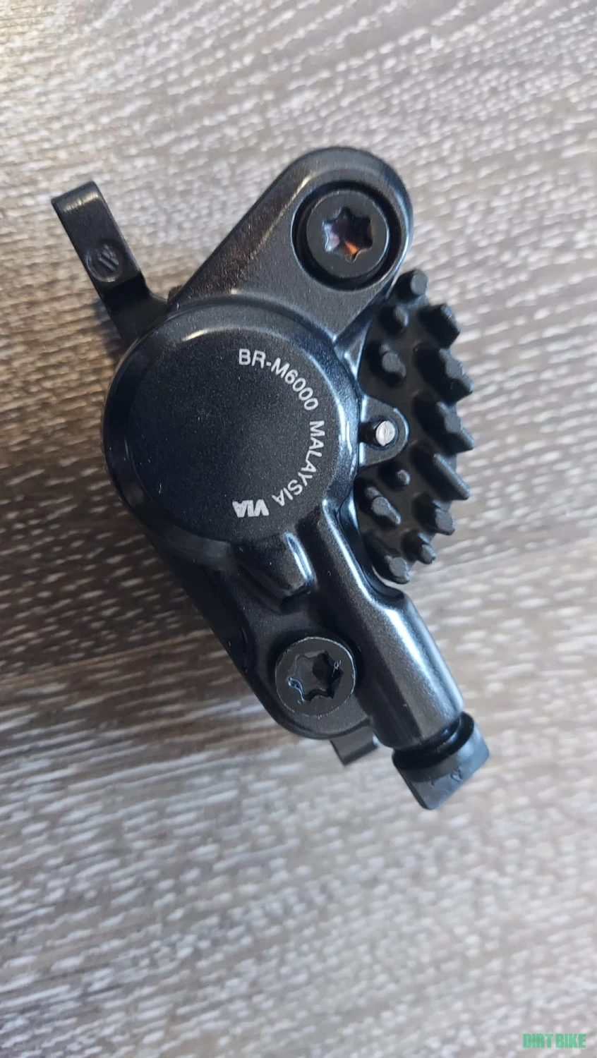 2. Etrier frana Shimano Deore BR M6000