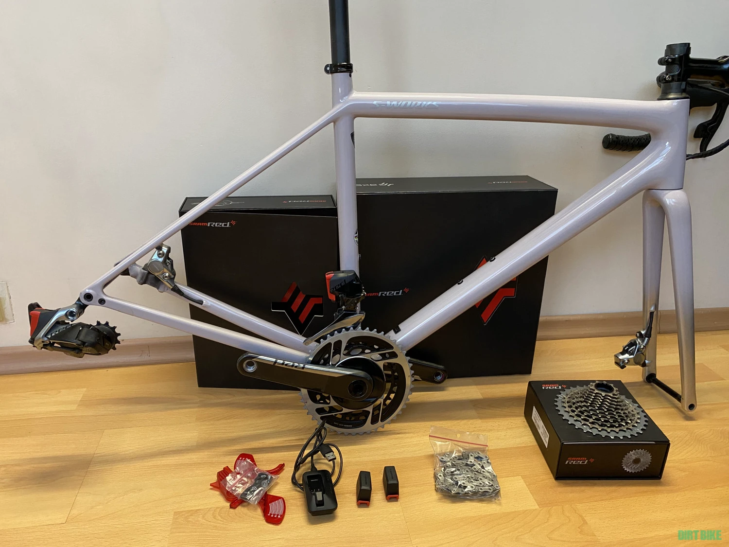 1. Grup Sram Red AXS 2x12v