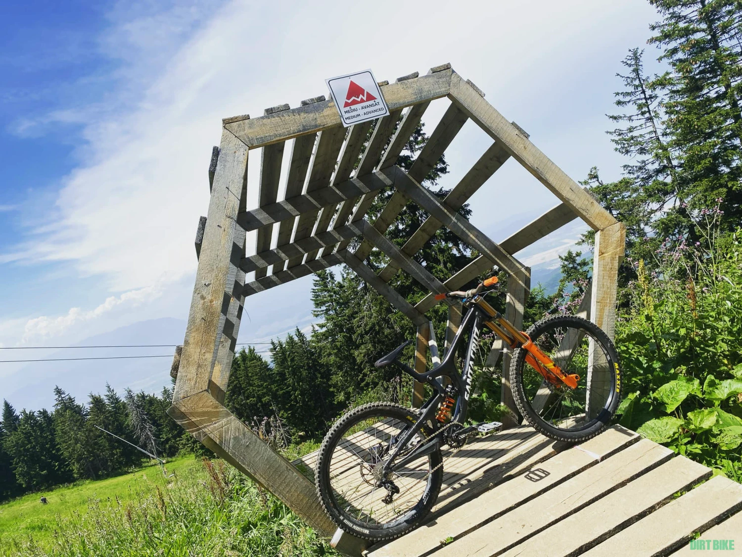 1. Cadru Santa Cruz V10 2019