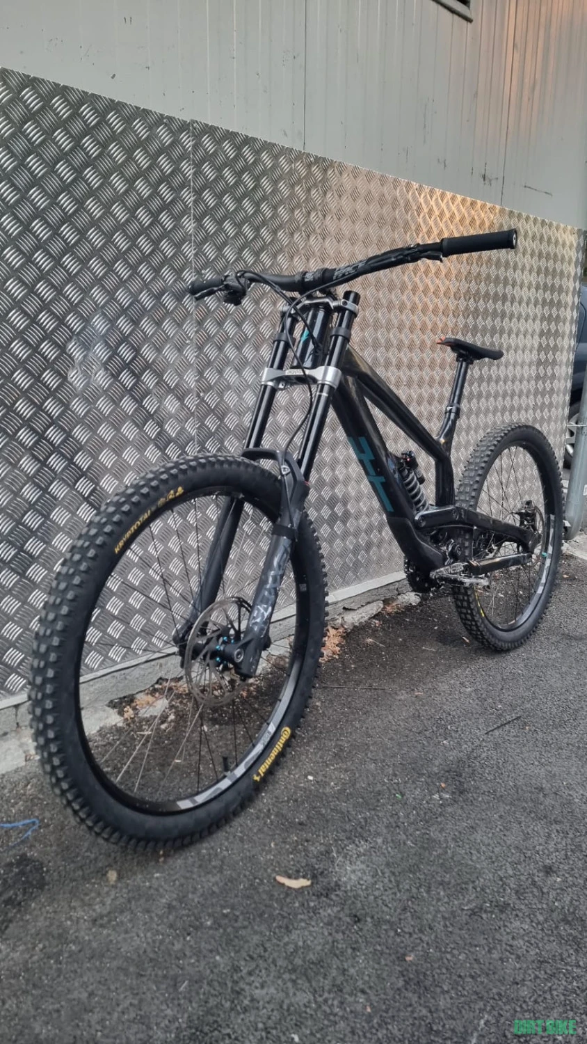 1. YT TUES CORE 2 2023 (Size XL)