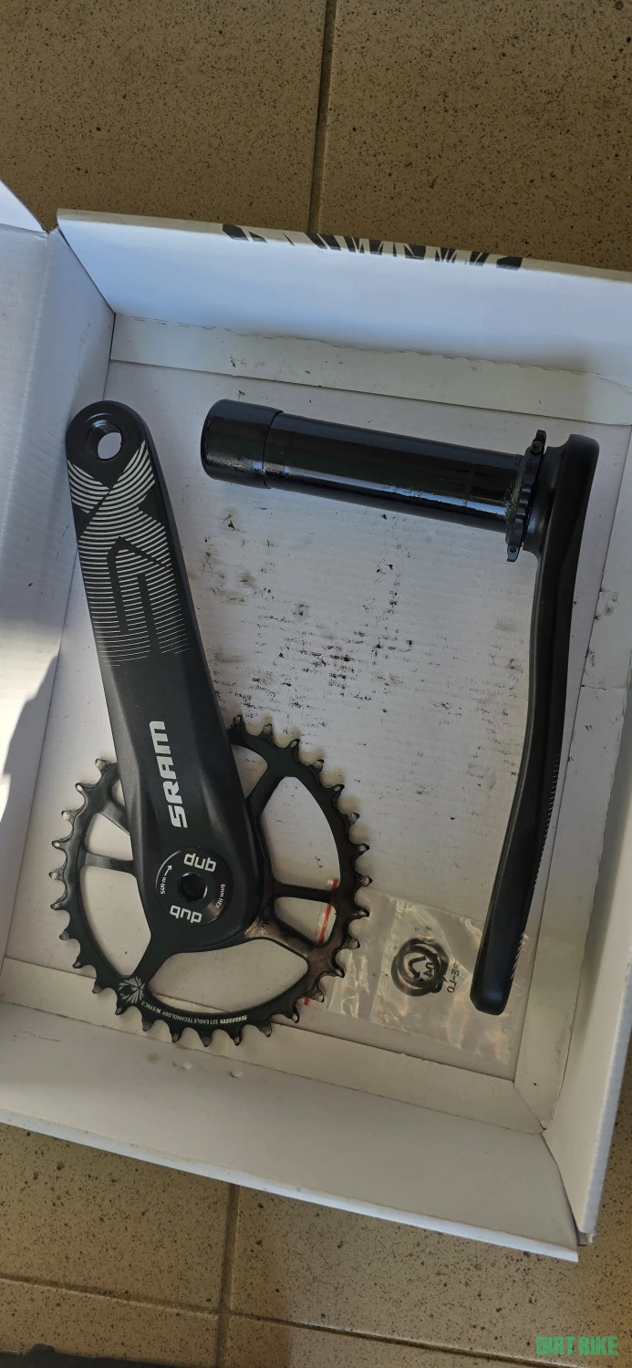 1. Vand pedalier Sram SX 32 dinti