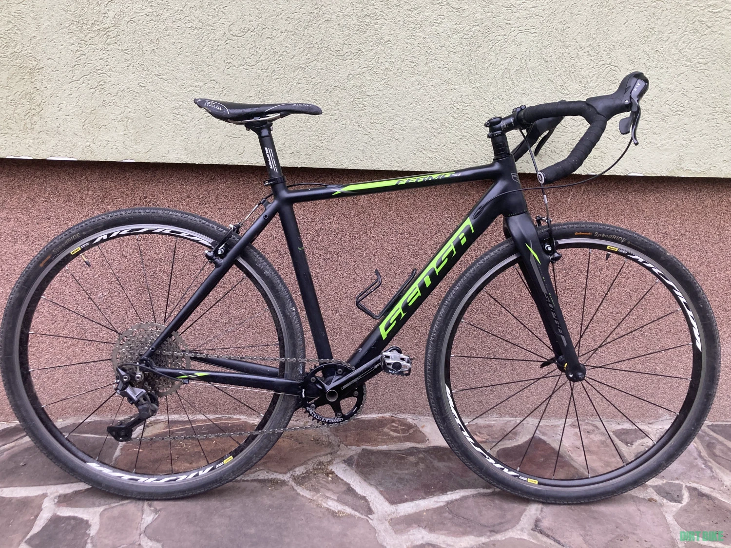1. Gravel SENSA FERMO SL
