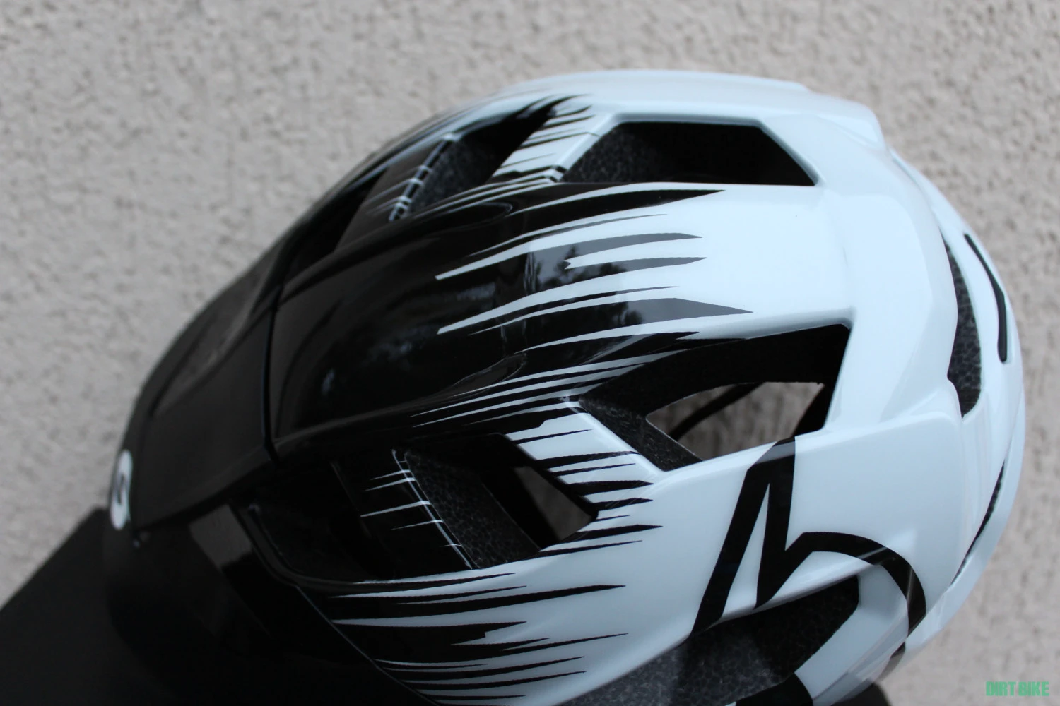 3. O'Neal Matrix Split Solid casca alb/negru - L/XL 58-61cm