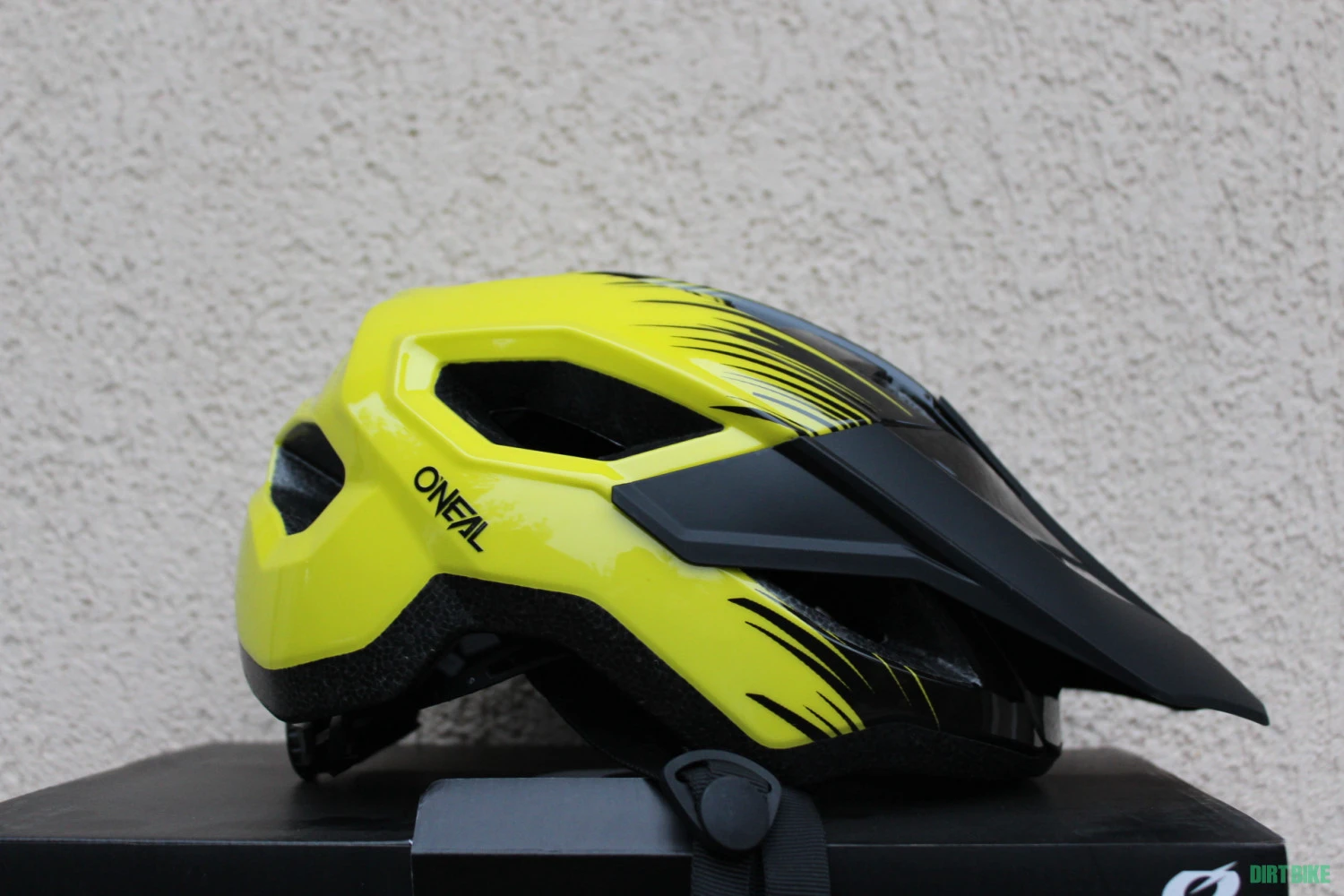 1. O'Neal Matrix Split - S/M 54-58cm casca MTB - galben
