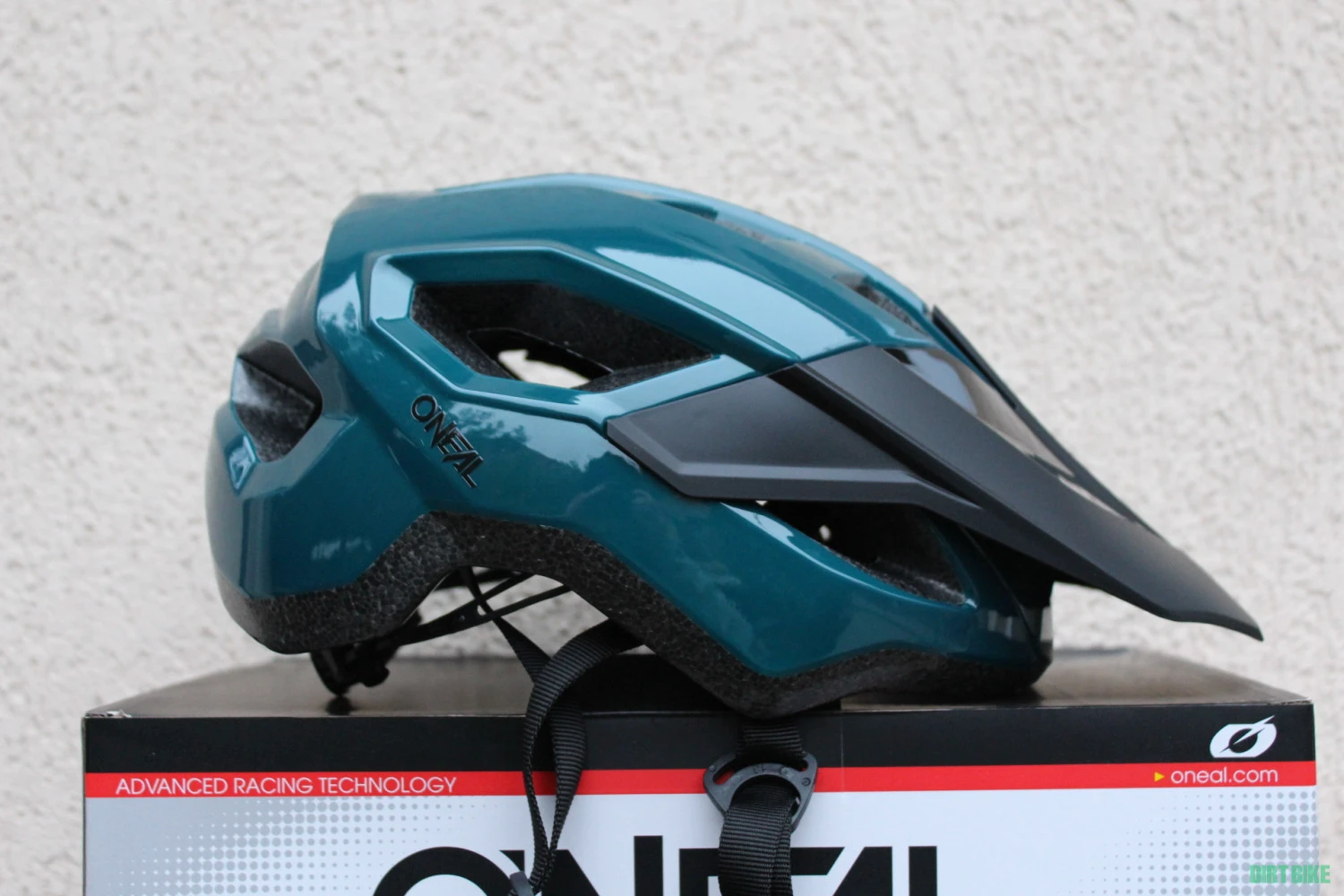 1. O'Neal Matrix Split Solid casca albastru - L/XL 58-61cm