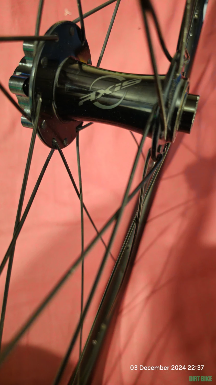1. Butuc roata fata Specialized Axis Sport
