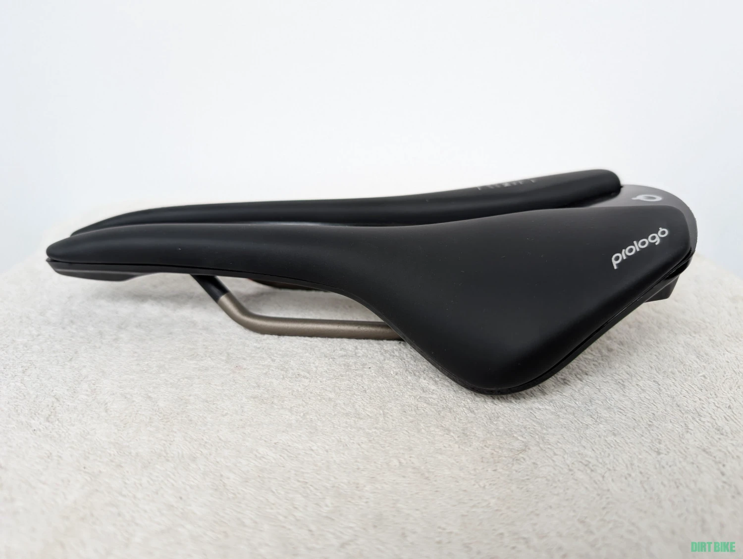 1. Sa Prologo Nago R4 PAS Tirox 147mm