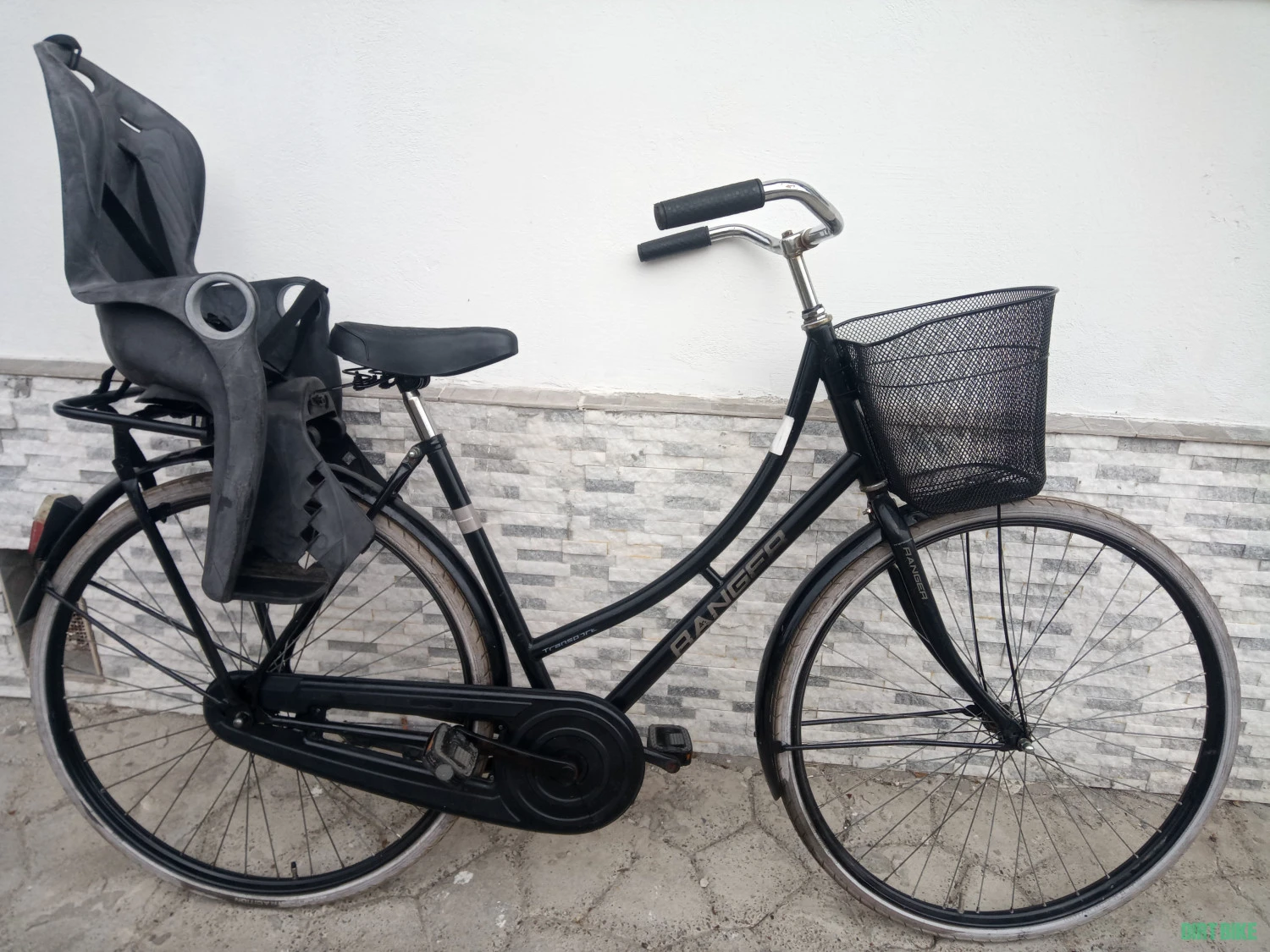 2. Vând biciclete