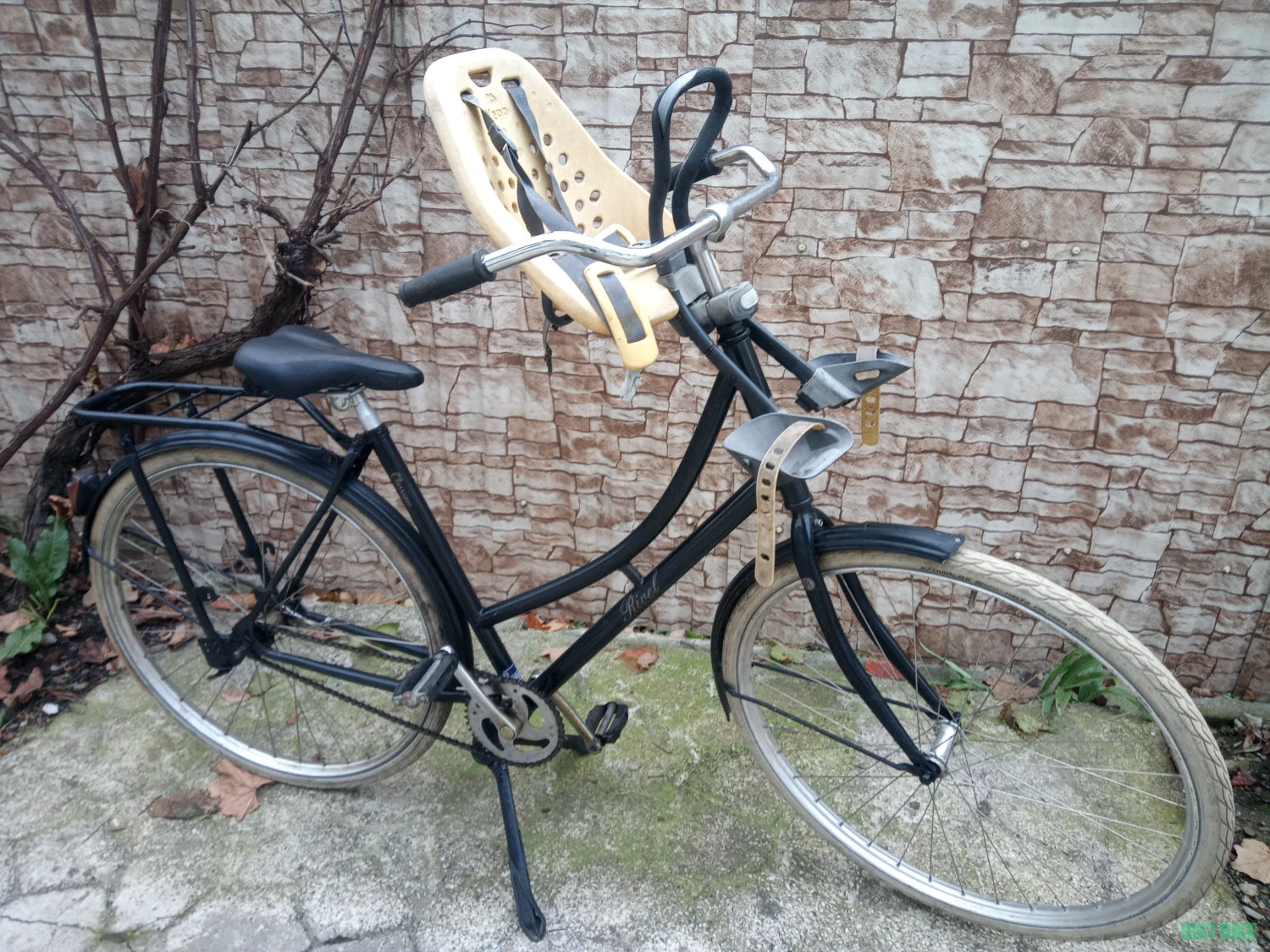 4. Vând biciclete