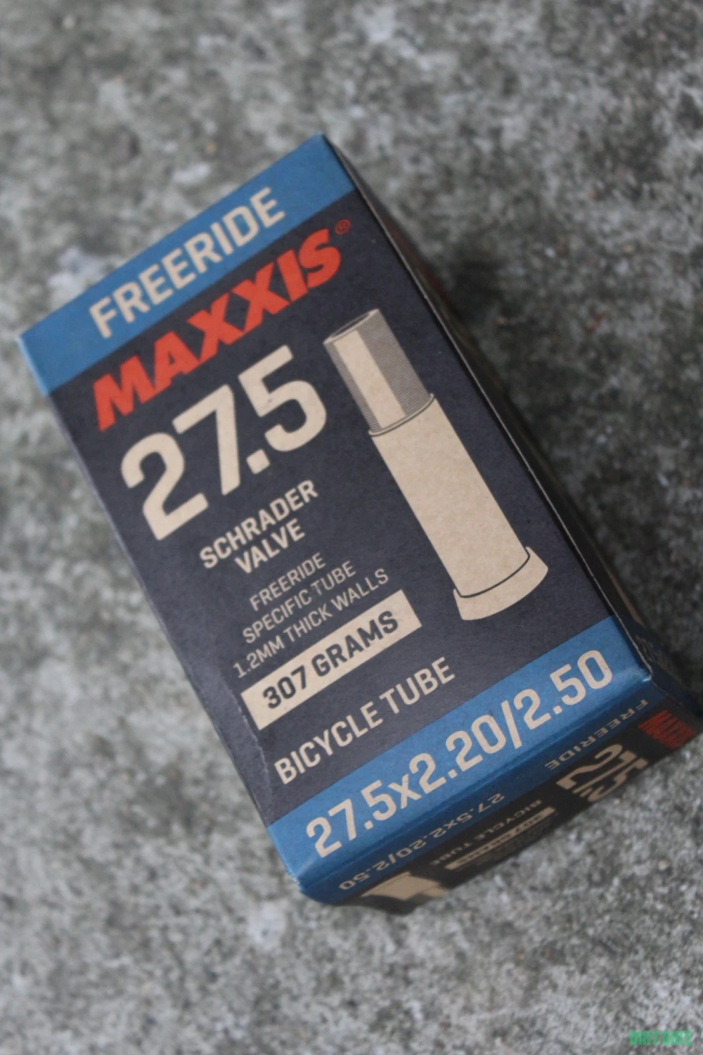 1. Maxxis Freeride AV - 27.5x2.20-2.50 camera MTB