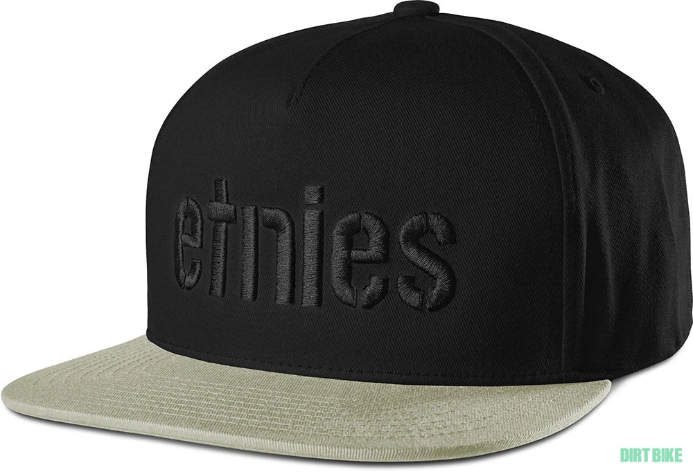 1. Etnies Corp Snapback - sapca