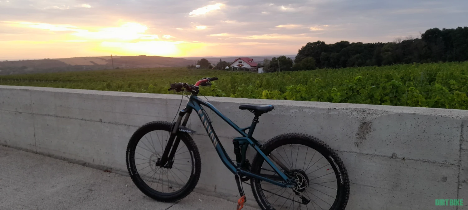 1. Canyon spectral 140 al