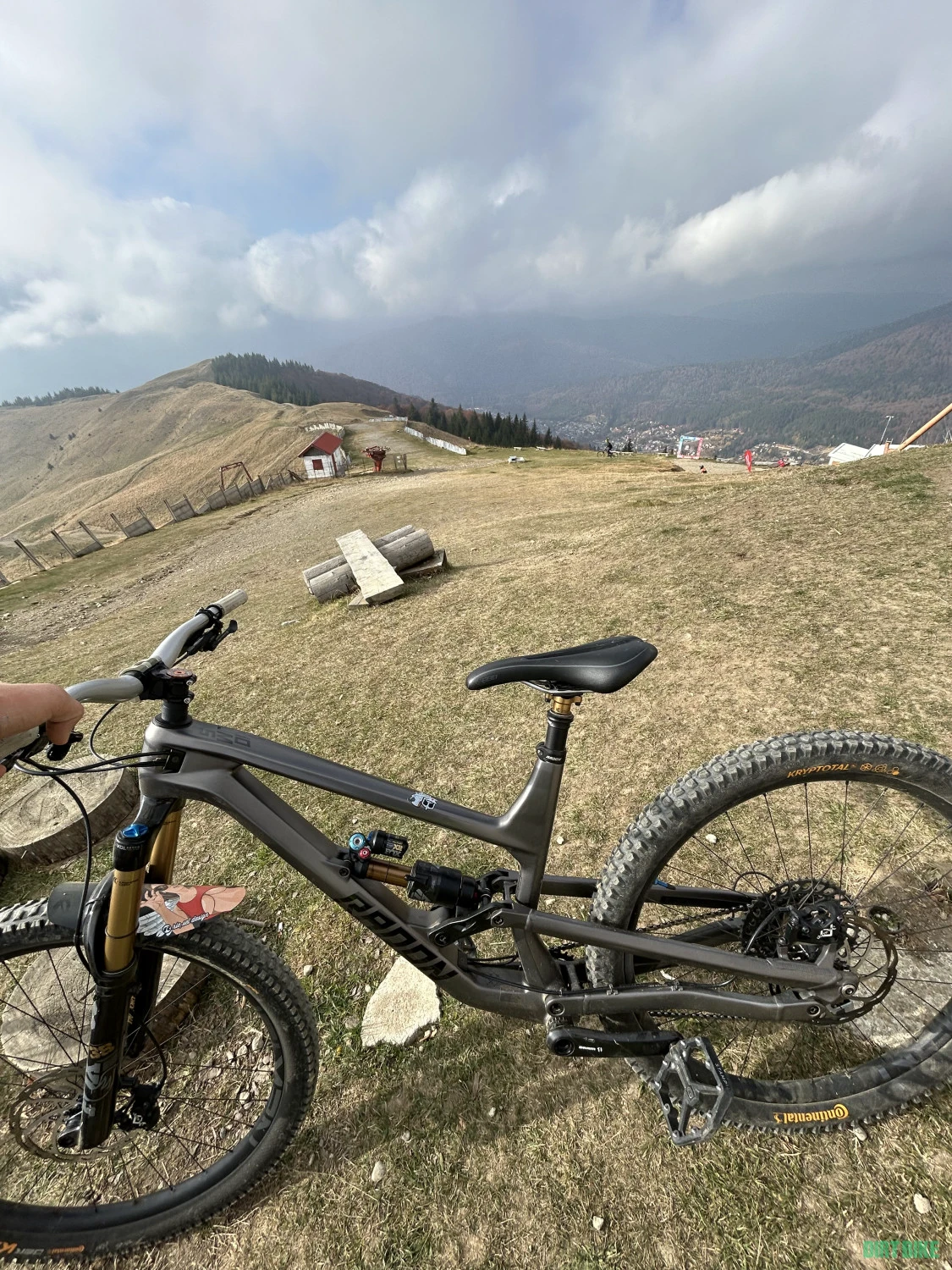 6. Vând radon swoop 10.0 h.d cf