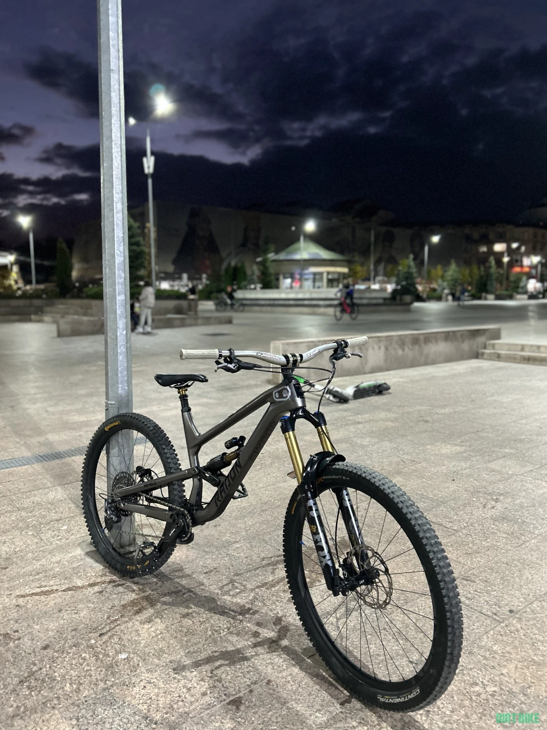 2. Vând radon swoop 10.0 h.d cf