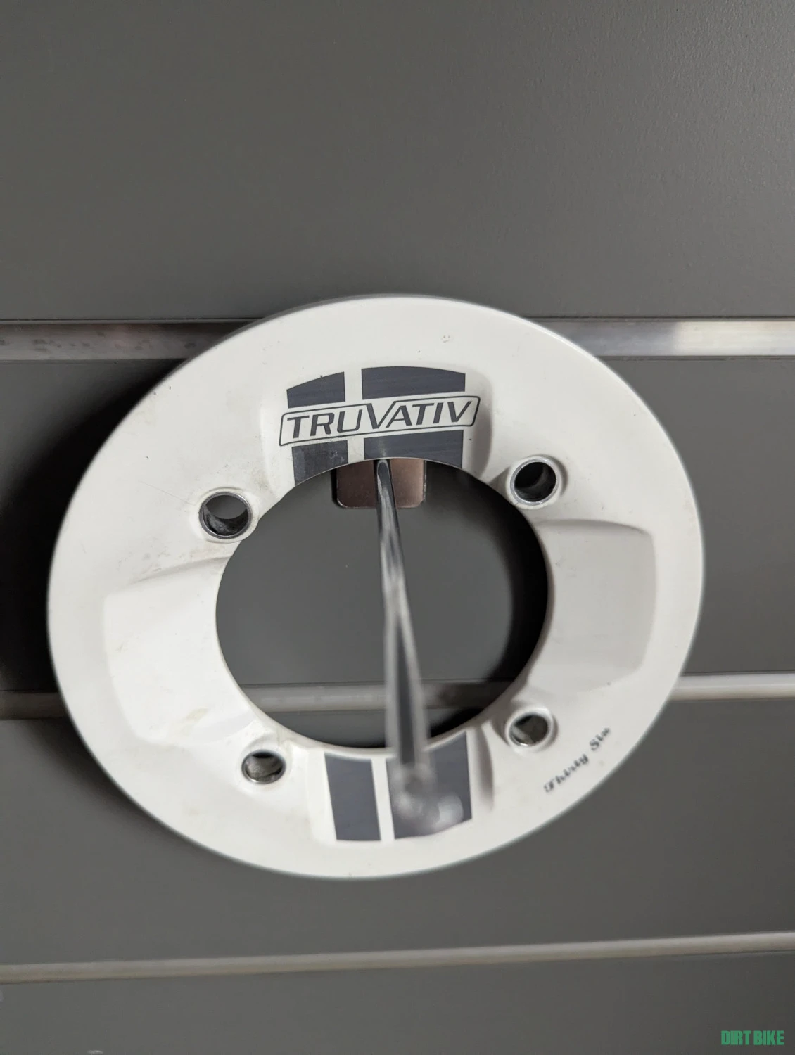 1. Aparatoare Truvativ pedalier Rock Guard