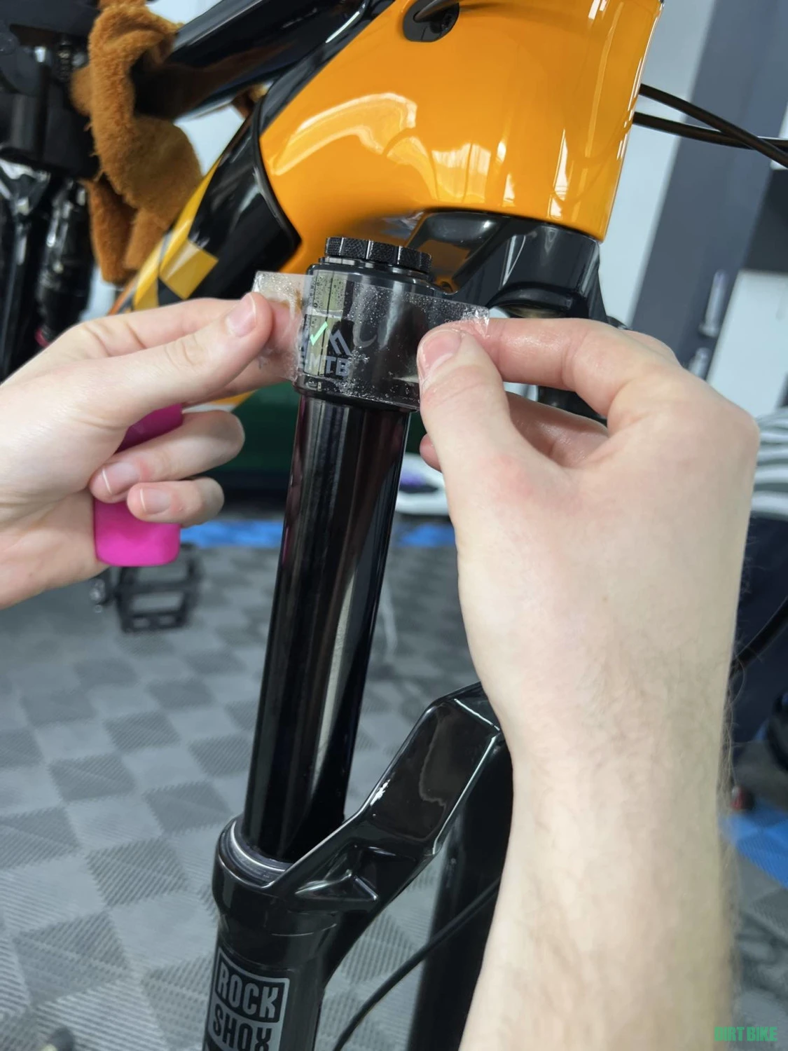 19. Infoliere biciclete cu folie regenerabila si hidrofoba cu 10 ani garantie - dealer Ride Wrap Bucuresti