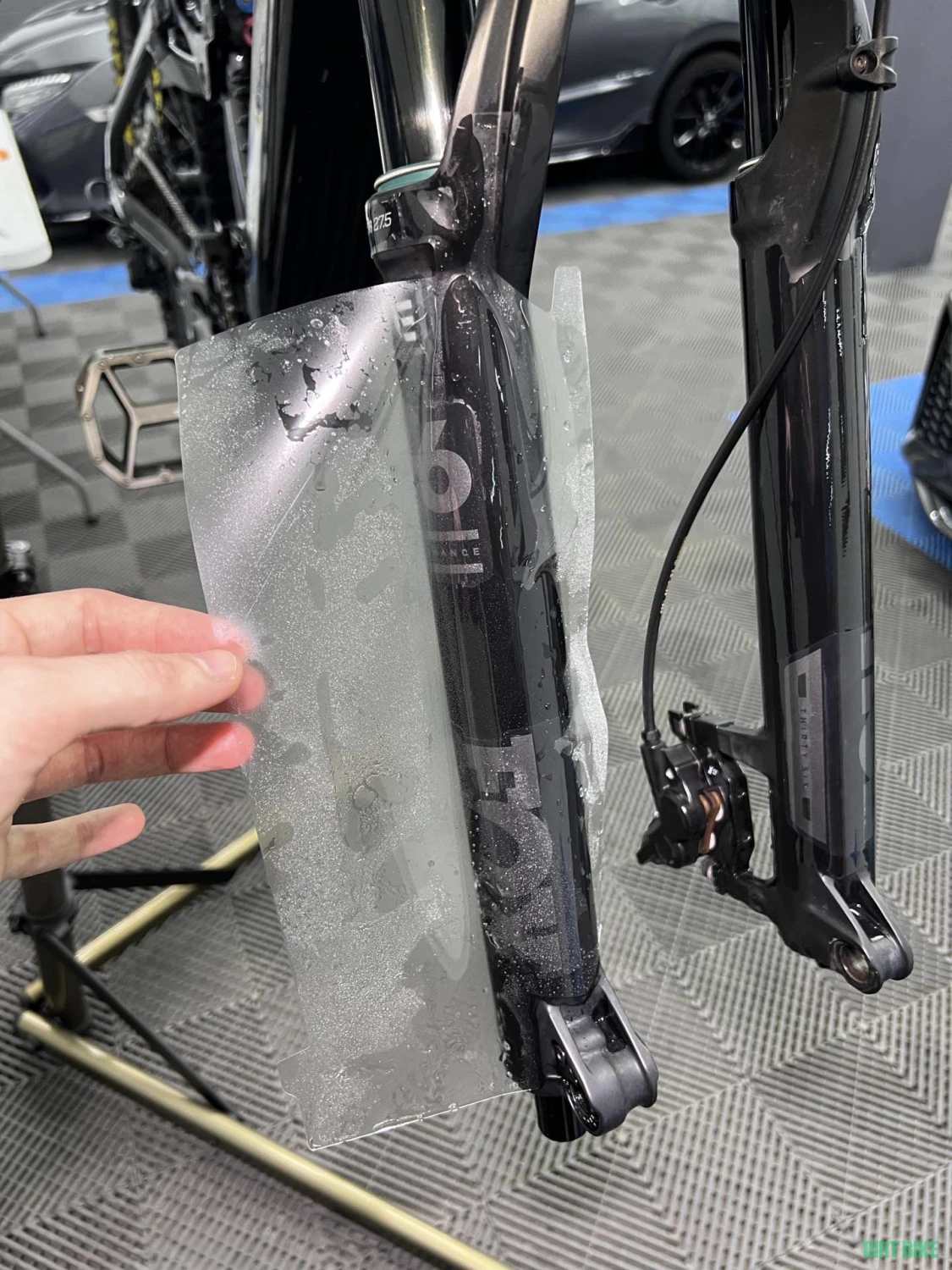 16. Infoliere biciclete cu folie regenerabila si hidrofoba cu 10 ani garantie - dealer Ride Wrap Bucuresti