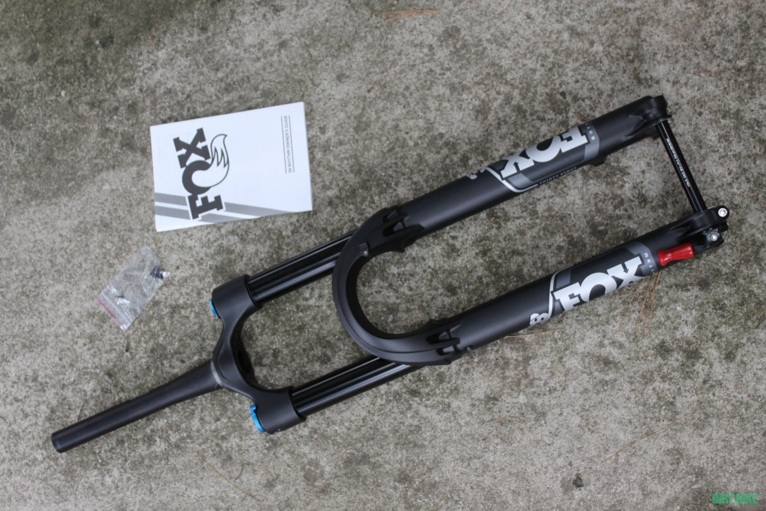 1. Fox Racing 38 furca suspensie Rhythm E-tuned FLOAT 29inch 180mm Grip