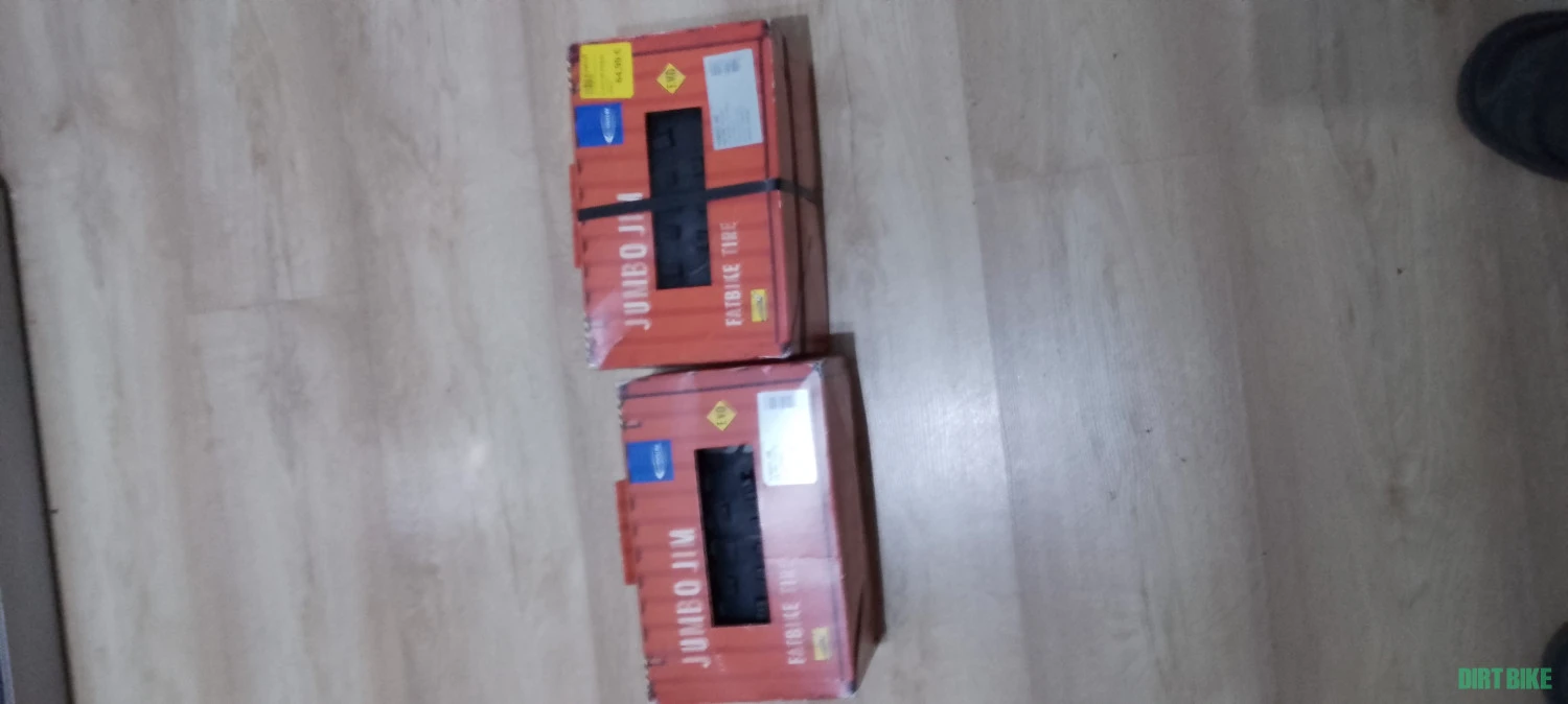1. Set Schwalbe Jumbo Jim 26x4"