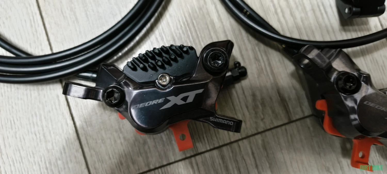 1. Set frâne Shimano DeoreXT 8100/8120 4 pistoane