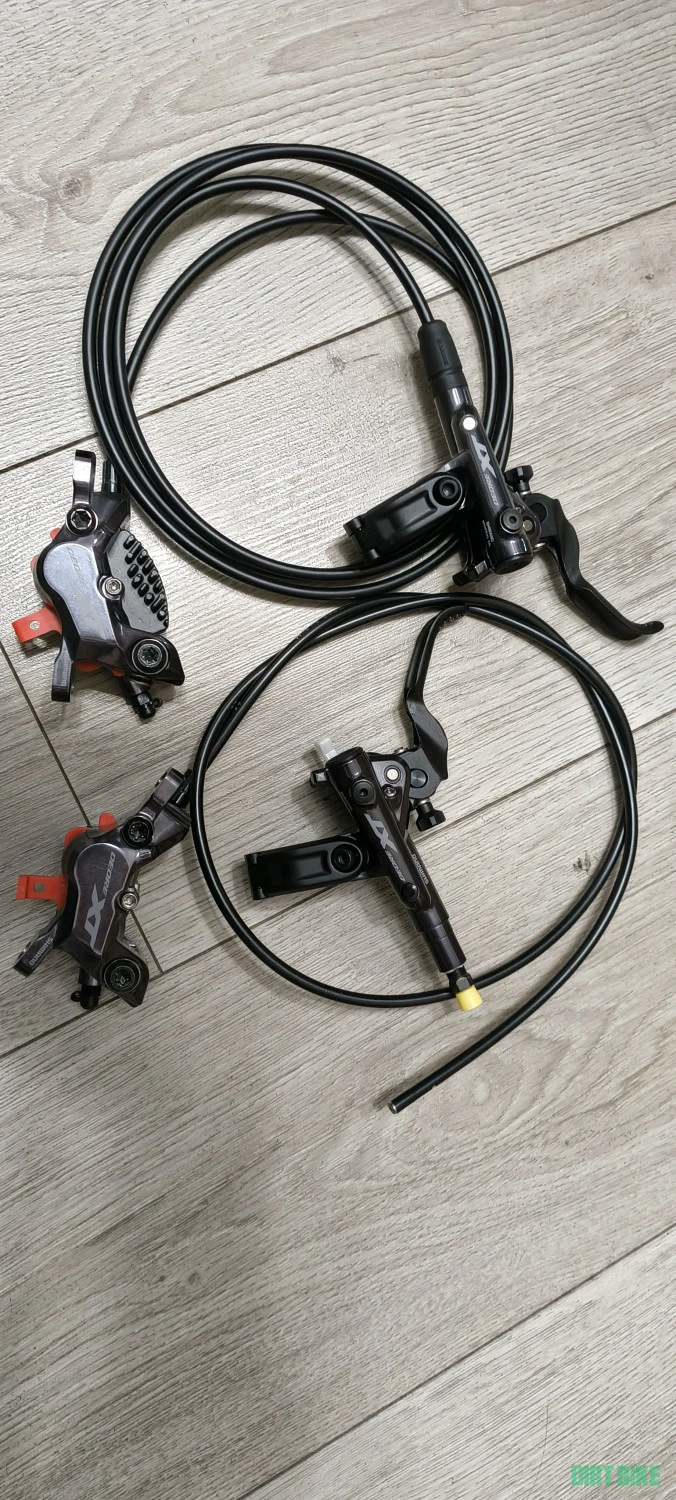 1. Set frâne Shimano DeoreXT 8100/8120 4 pistoane