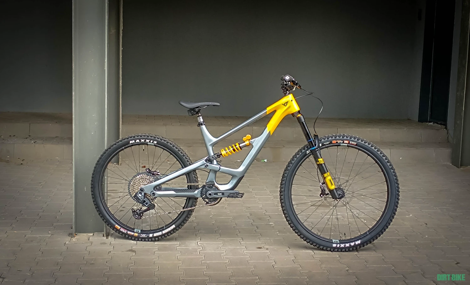 1. YT Capra Uncaged 11-Marime XL-MX-carbon-NOU