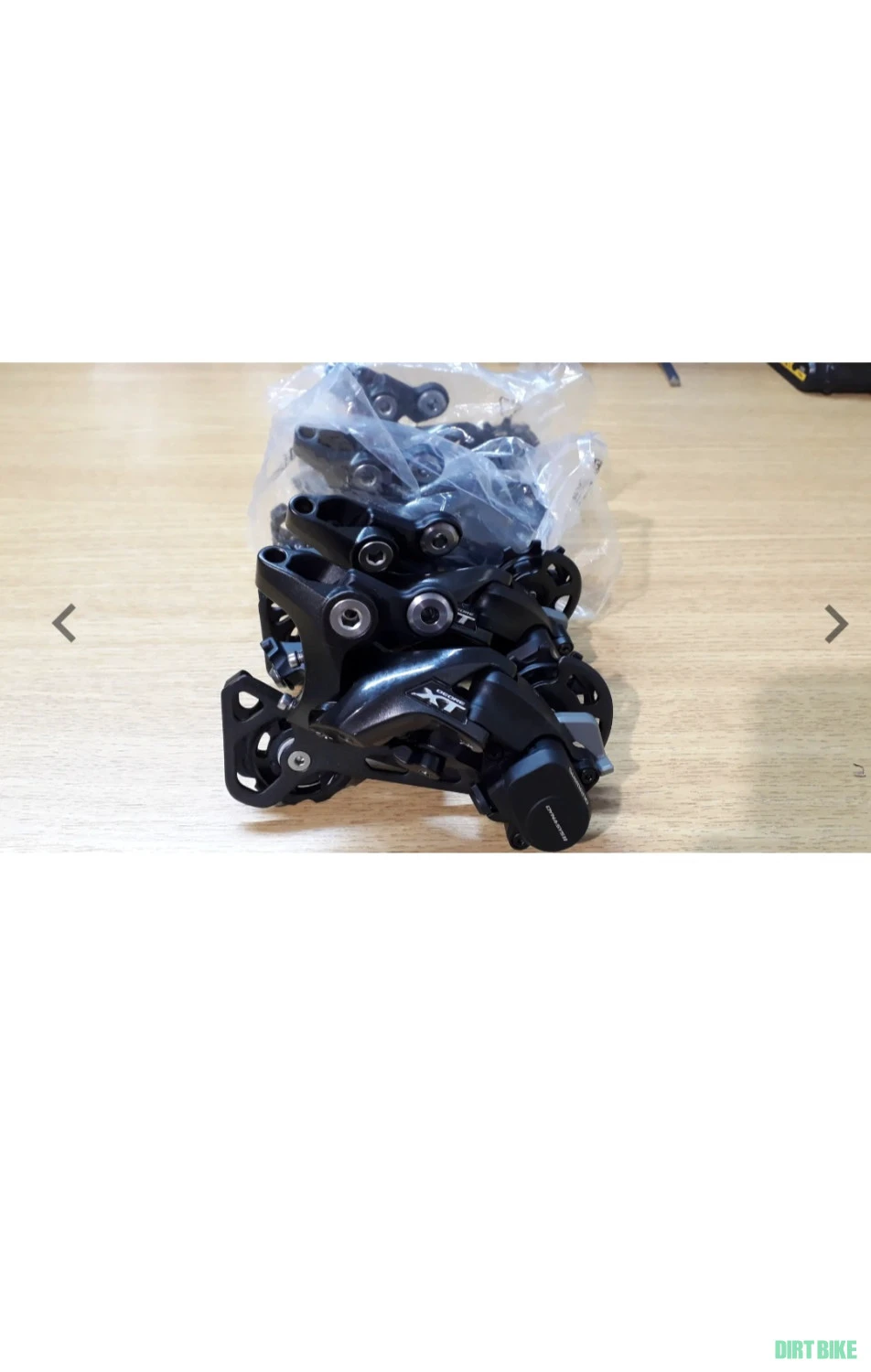1. Schimbator SHIMANO Deore XT 11 V RD-M8000