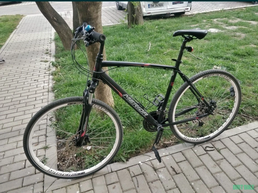 1. Bicicletă trekking Merida Crossway 40D
