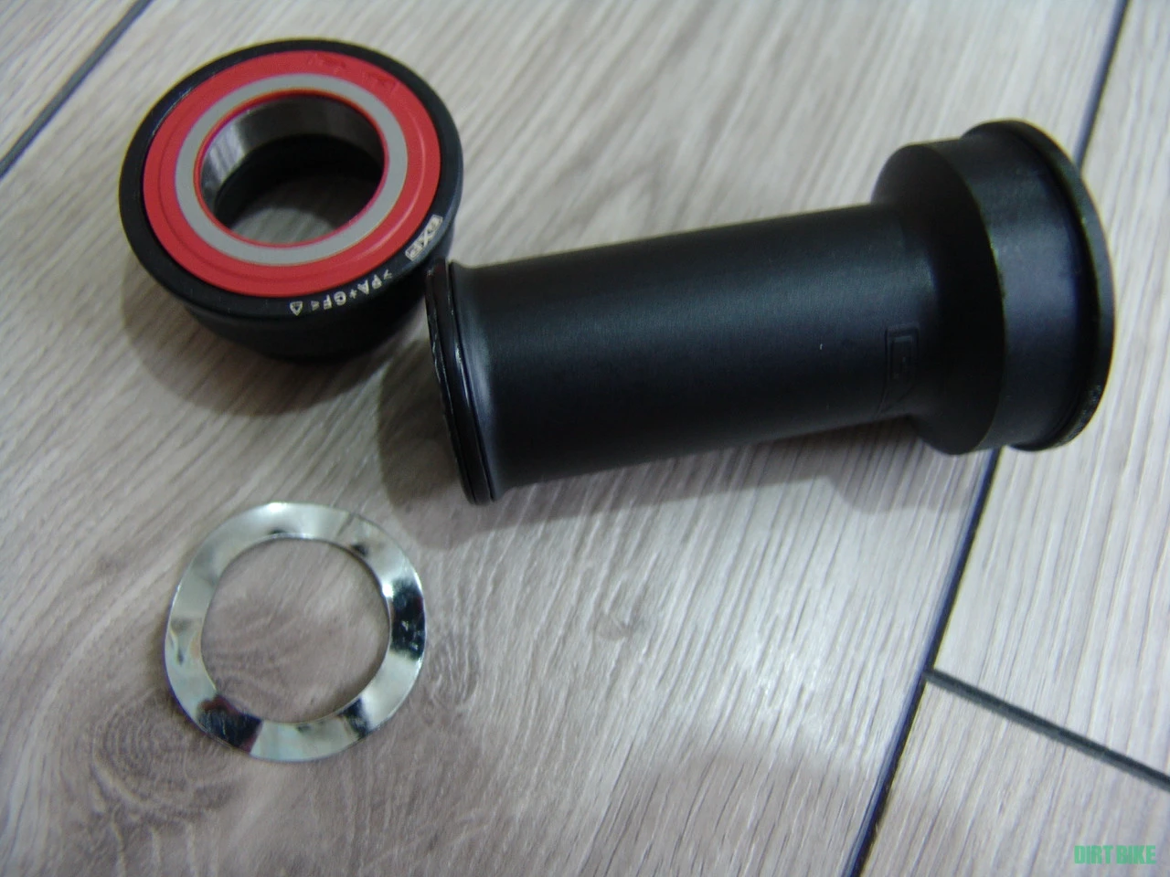 1. Butuc pedalier pressfit SRAM GXP BB86/Nou