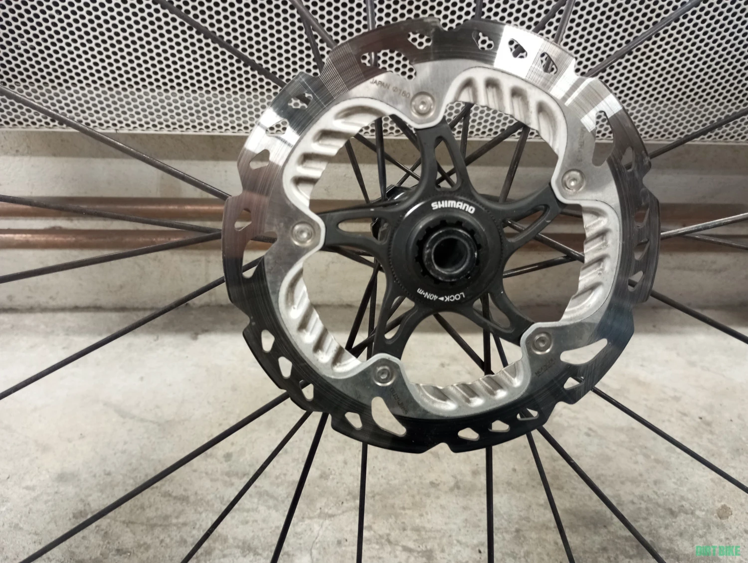 5. Roata fata Dt Swiss 12x100mm Centerlock