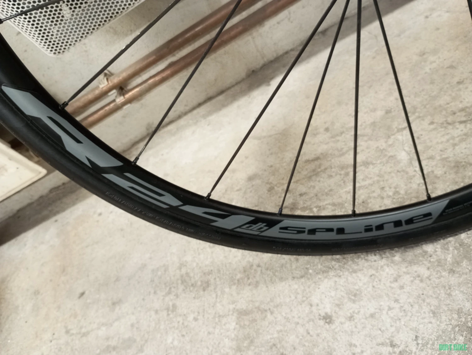 3. Roata fata Dt Swiss 12x100mm Centerlock