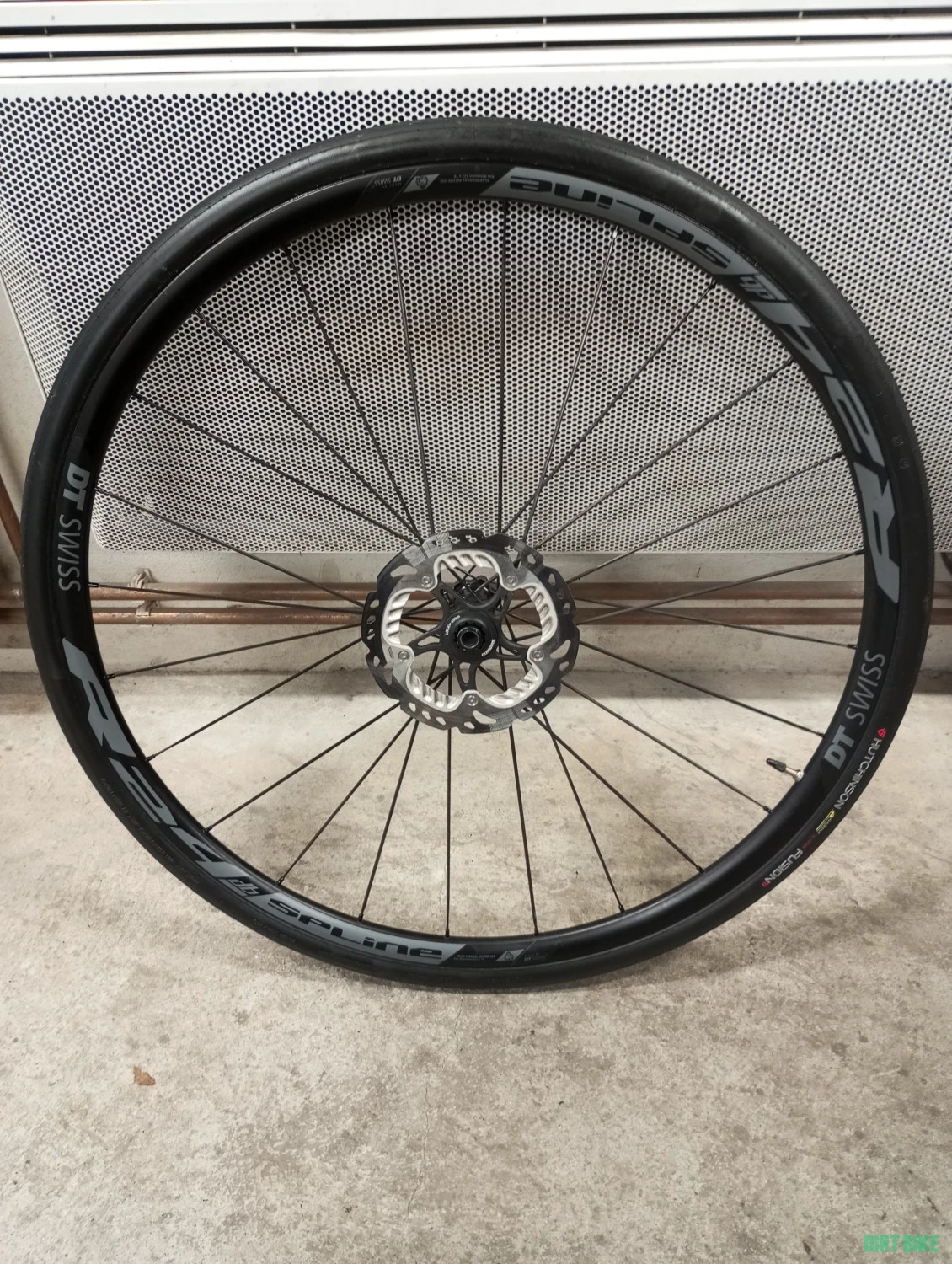 7. Roata fata Dt Swiss 12x100mm Centerlock