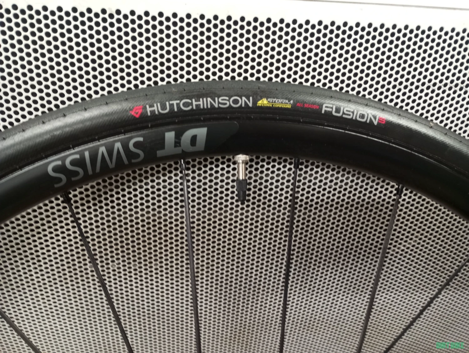6. Roata fata Dt Swiss 12x100mm Centerlock