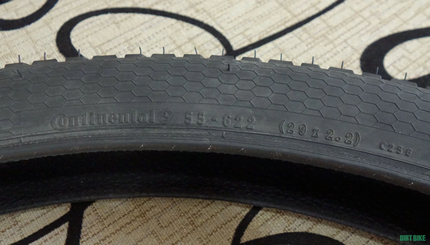 2. Schimba sau vand anvelopa Continental Race King 29 2.2