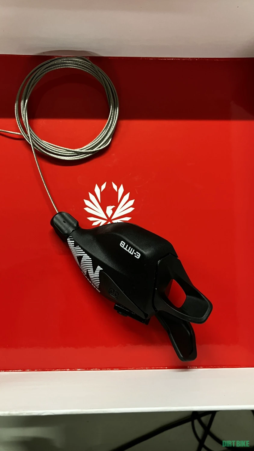 1. Maneta schimbator SRAM NX Eagle E-MTB Discret Clamp 12 Viteze