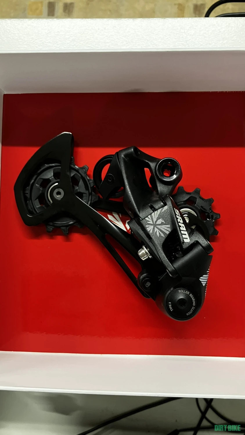 1. Schimbator spate SRAM NX Eagle 12 viteze Negru