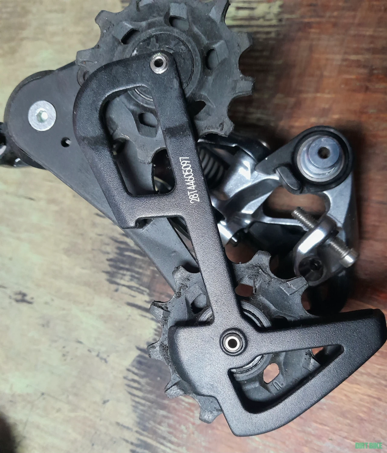 3. Vând schimbator spate sram xx1 red